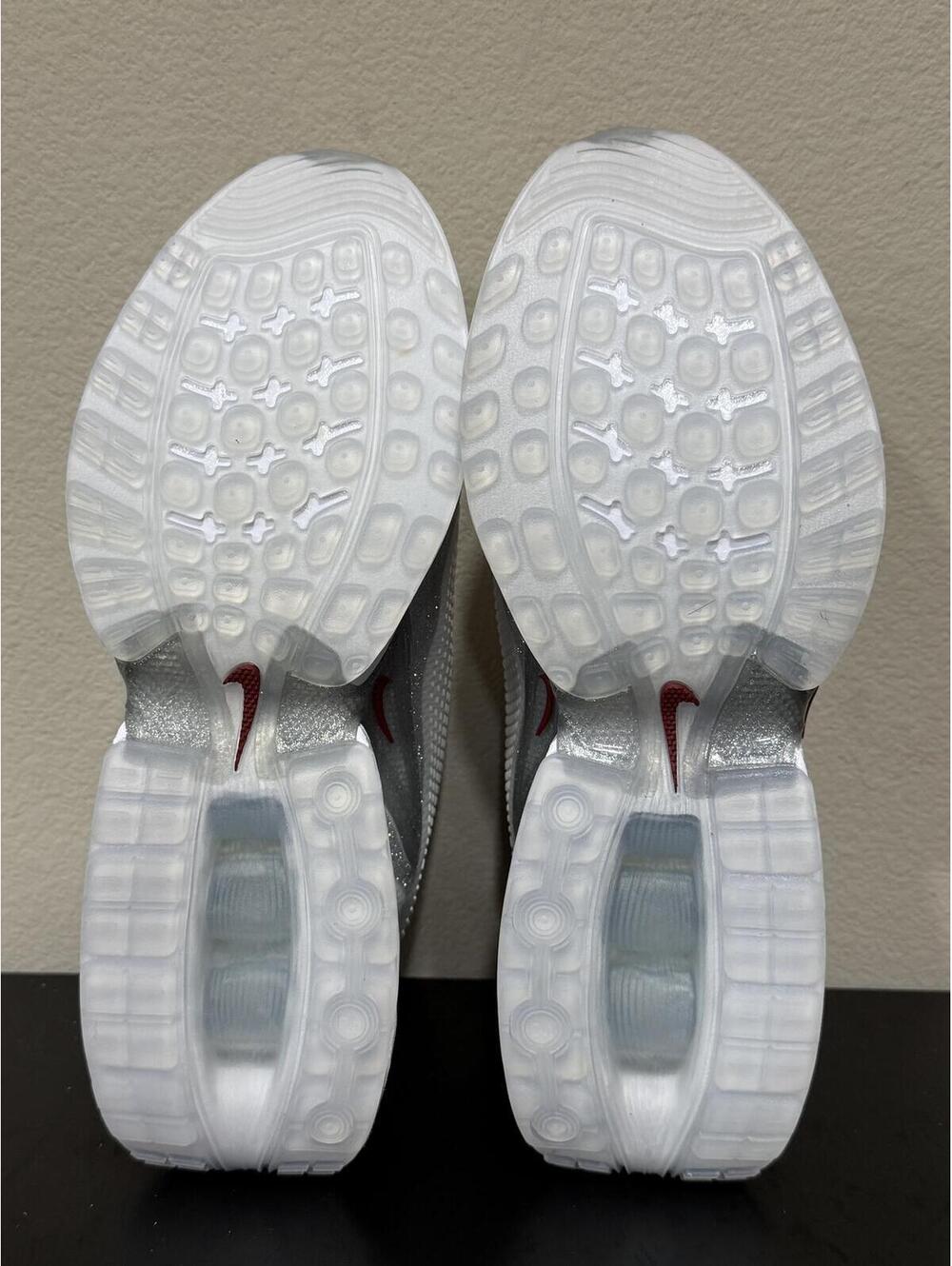 Size 10 - Nike Women’s Air Max DN “Silver Glitter” - Picture 4 of 6